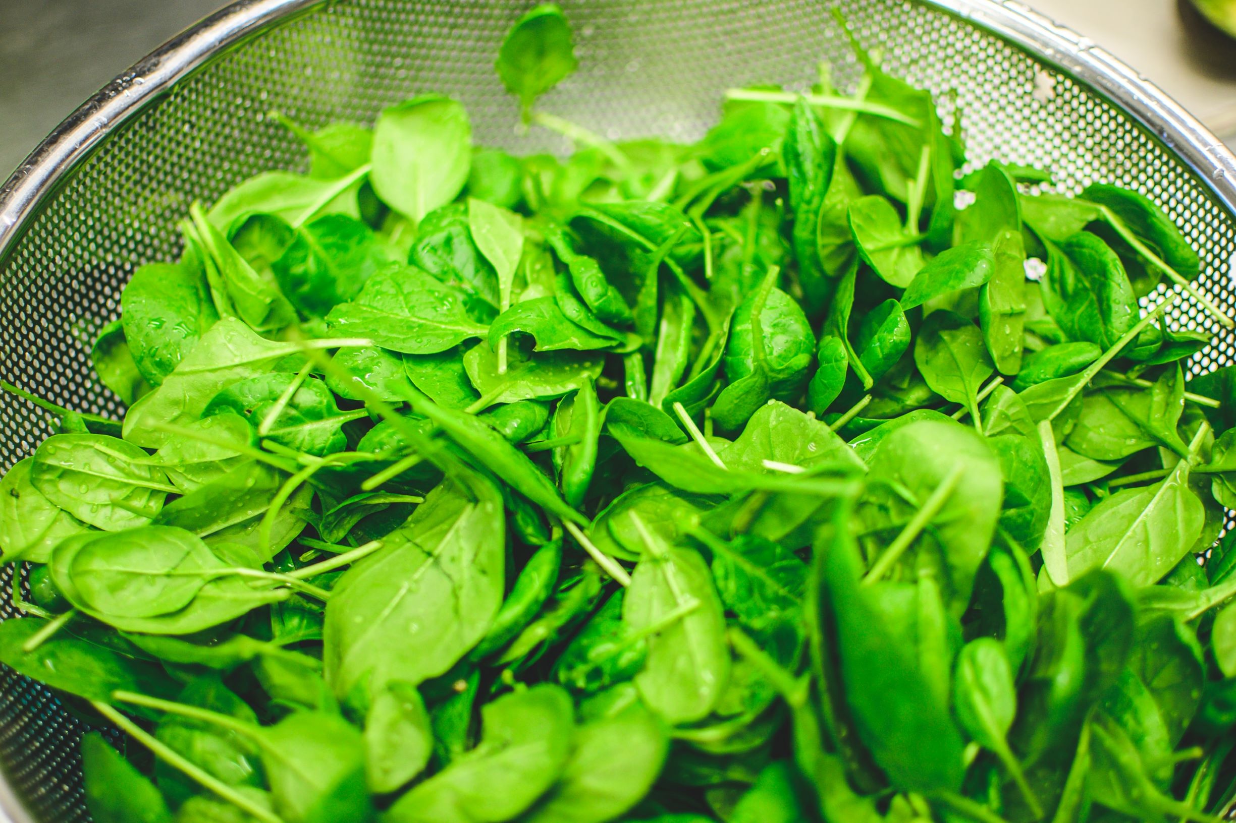 washed fresh spinach